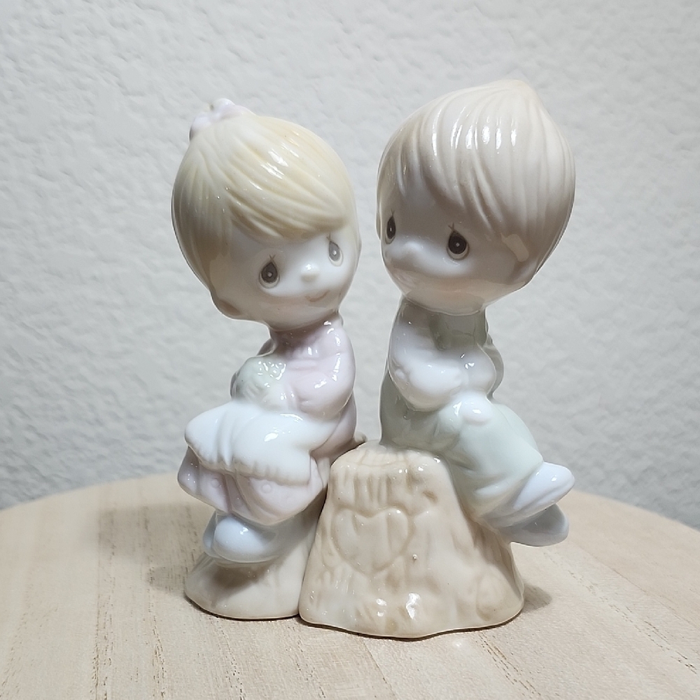 Precious Moments 1993 Girl And Boy Salt And Pepper Shakers